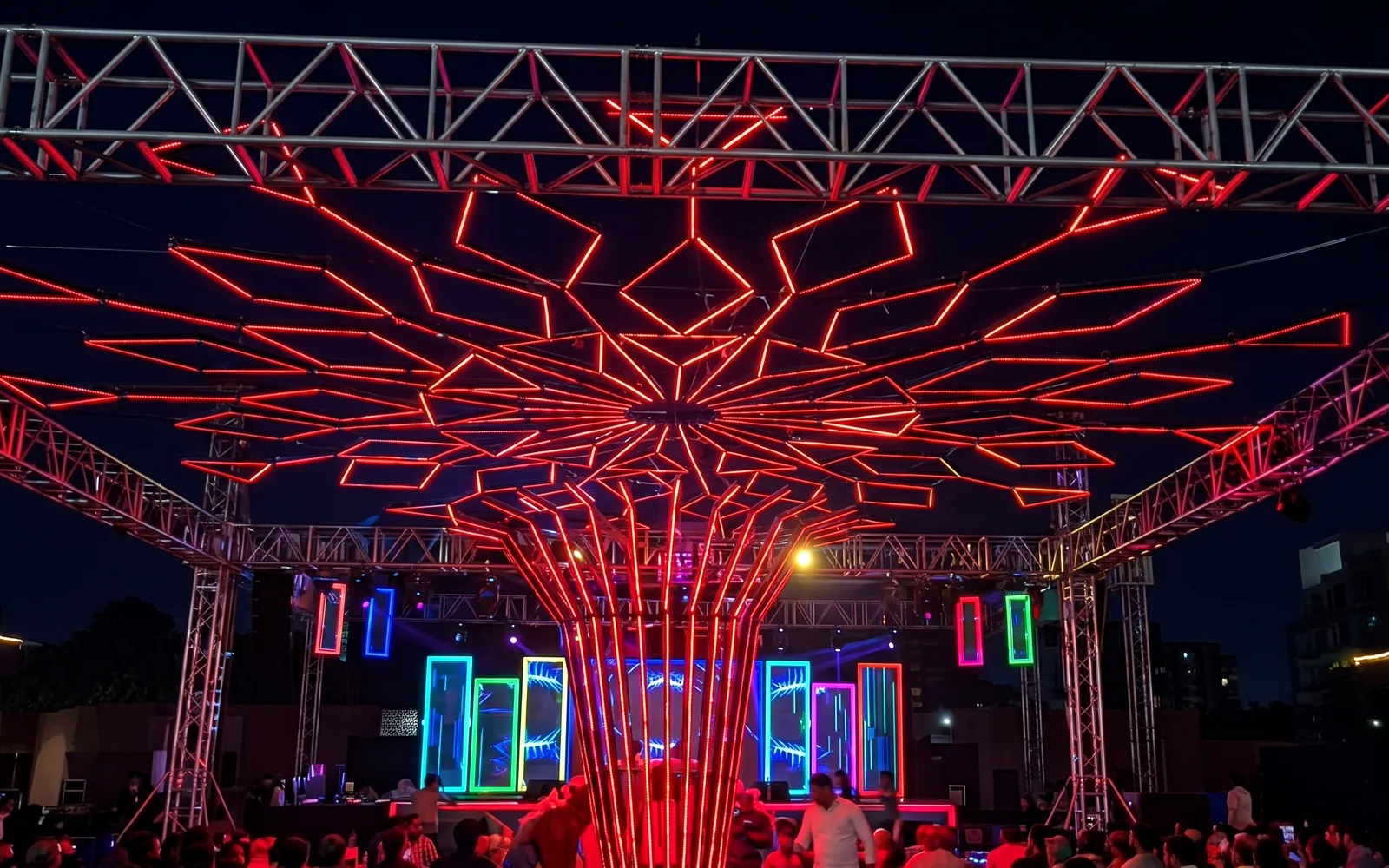600 m Pixel Bar for an Indian Launch Stage — view 2