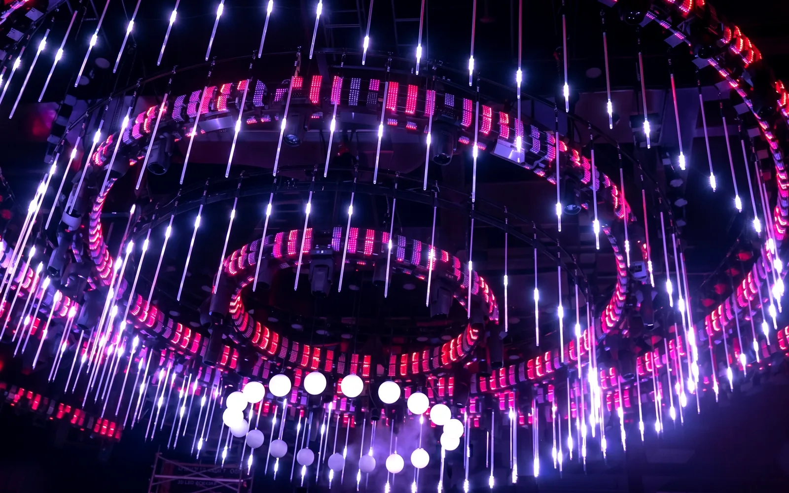 750 Meteor Tubes + 3,500 Globe Lights, US Club
