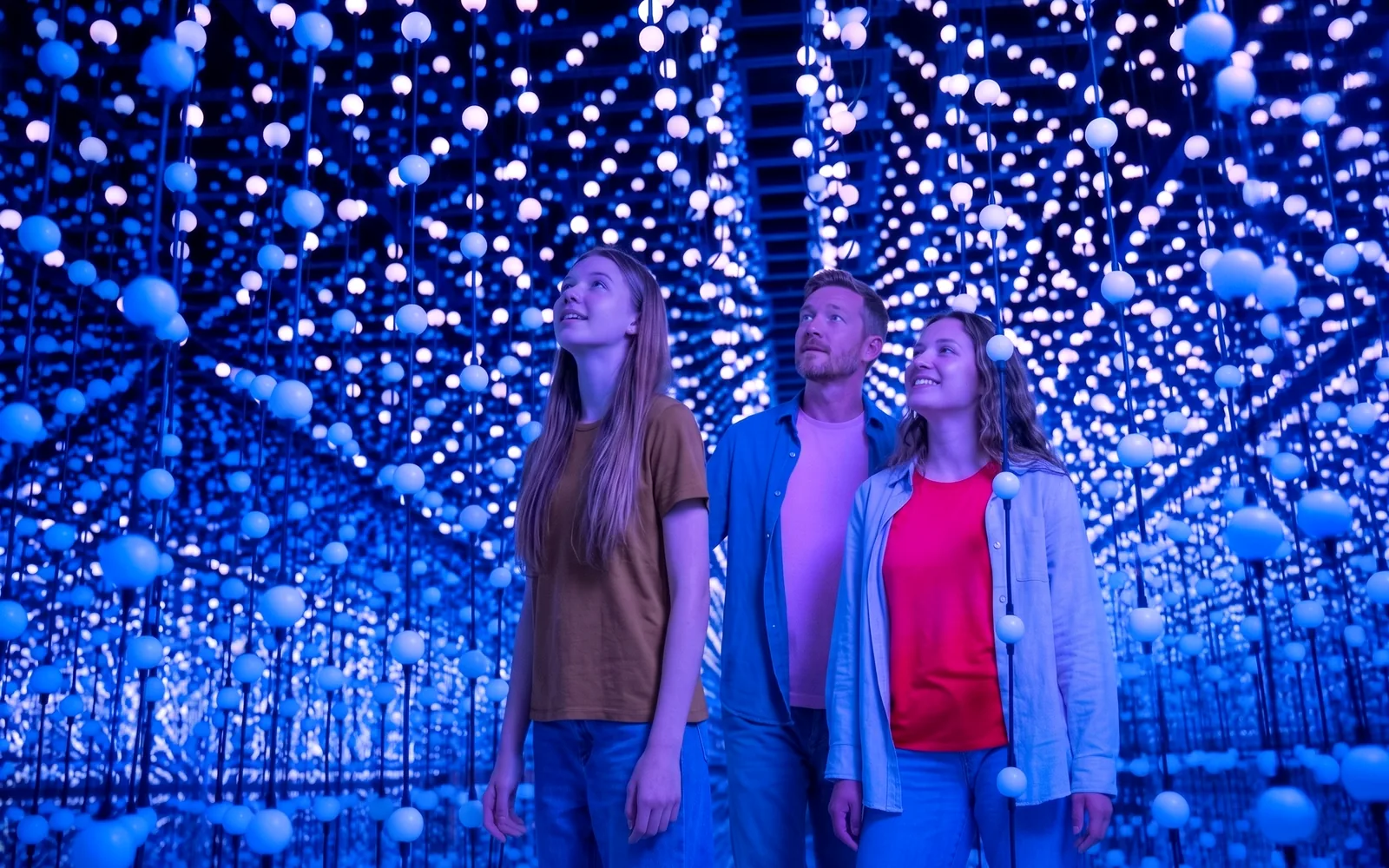 1,800 m of 3D Globe Light, US Exhibition